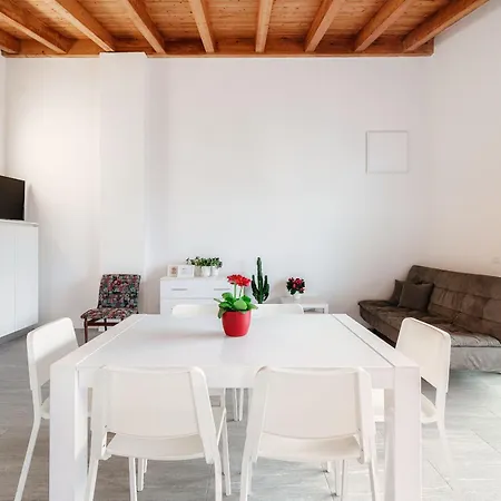 Apartmán Casa Malu By Quokka 360 - Flat 10 Mins From Lecco Mandello del Lario